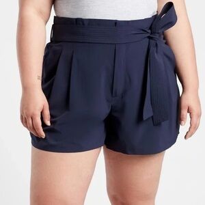 Athleta Skyline Short II in Navy Size 18